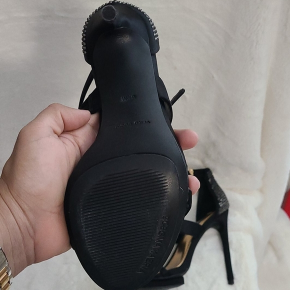 BCBG MaxAzria heels - Picture 4 of 10